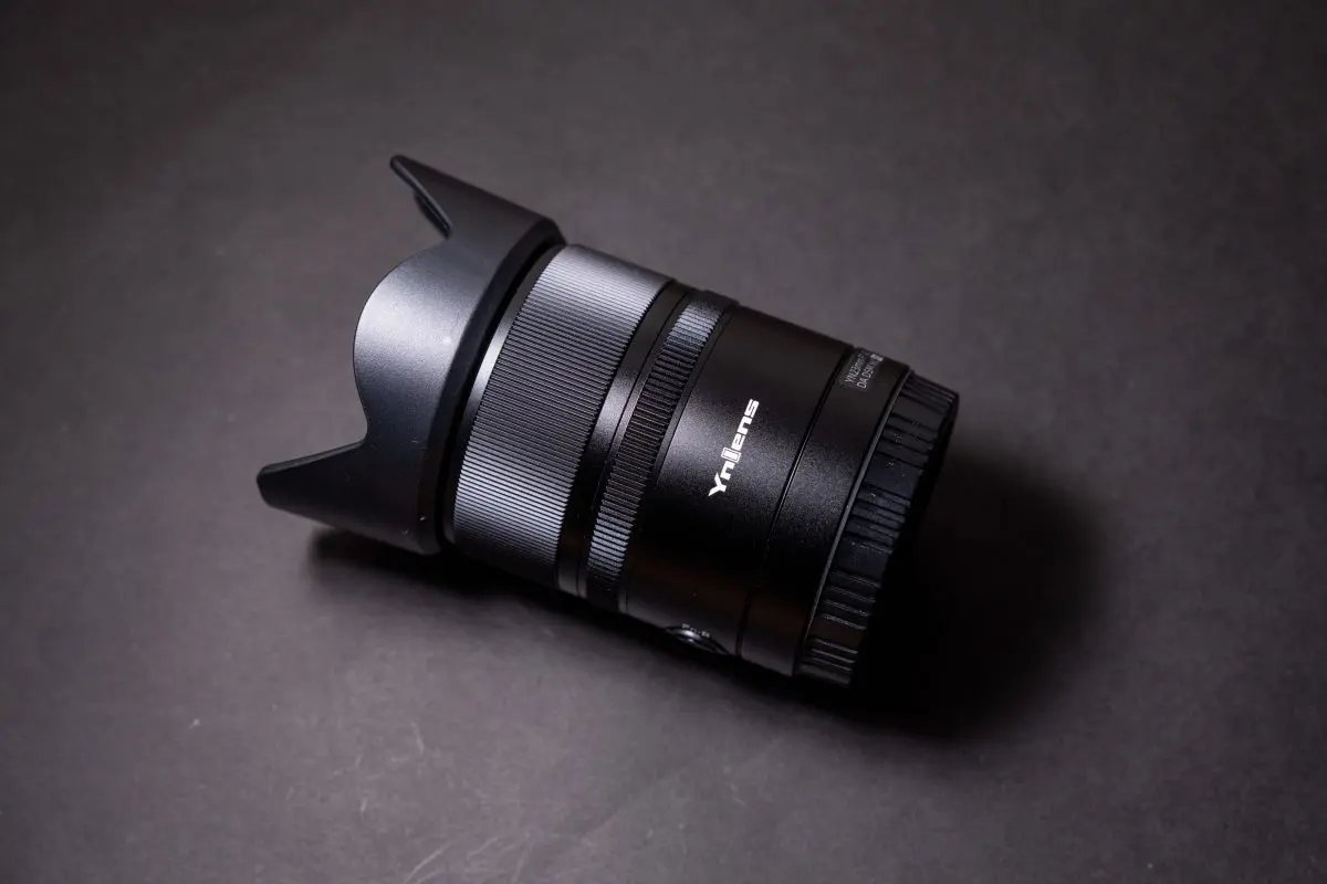 品質の高いAPS-Cサイズ単焦点レンズ「YONGNUO YN23mm F1.4 DA DSM WL