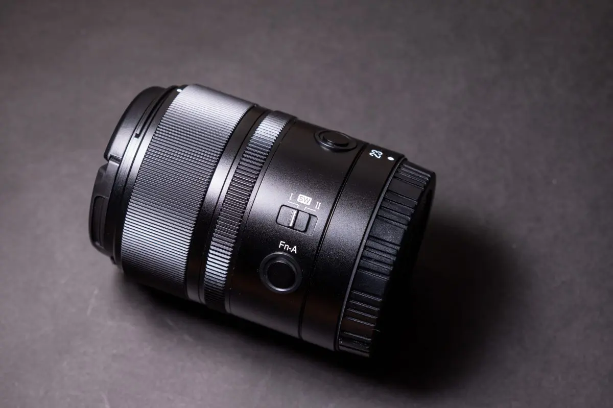 品質の高いAPS-Cサイズ単焦点レンズ「YONGNUO YN23mm F1.4 DA DSM WL