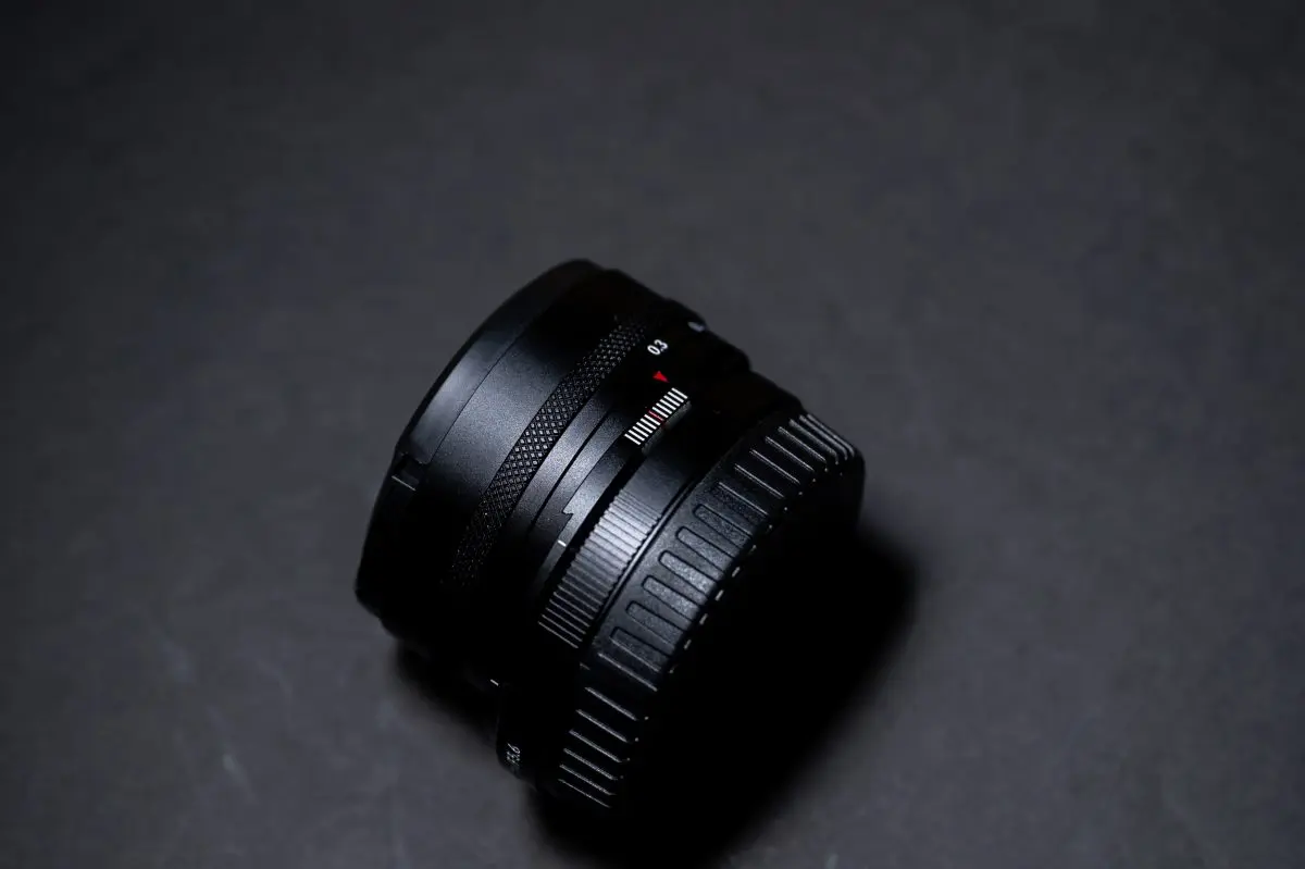 建築写真をまっすぐに、風景をより立体的に｜「AstrHori 18mm F5.6
